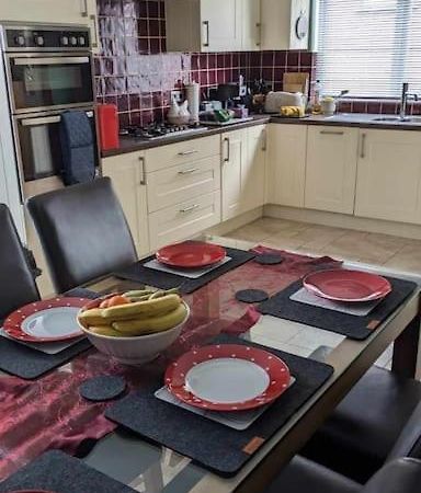 Вилла House With Free Parking And Large Garden Wyke Regis Экстерьер фото